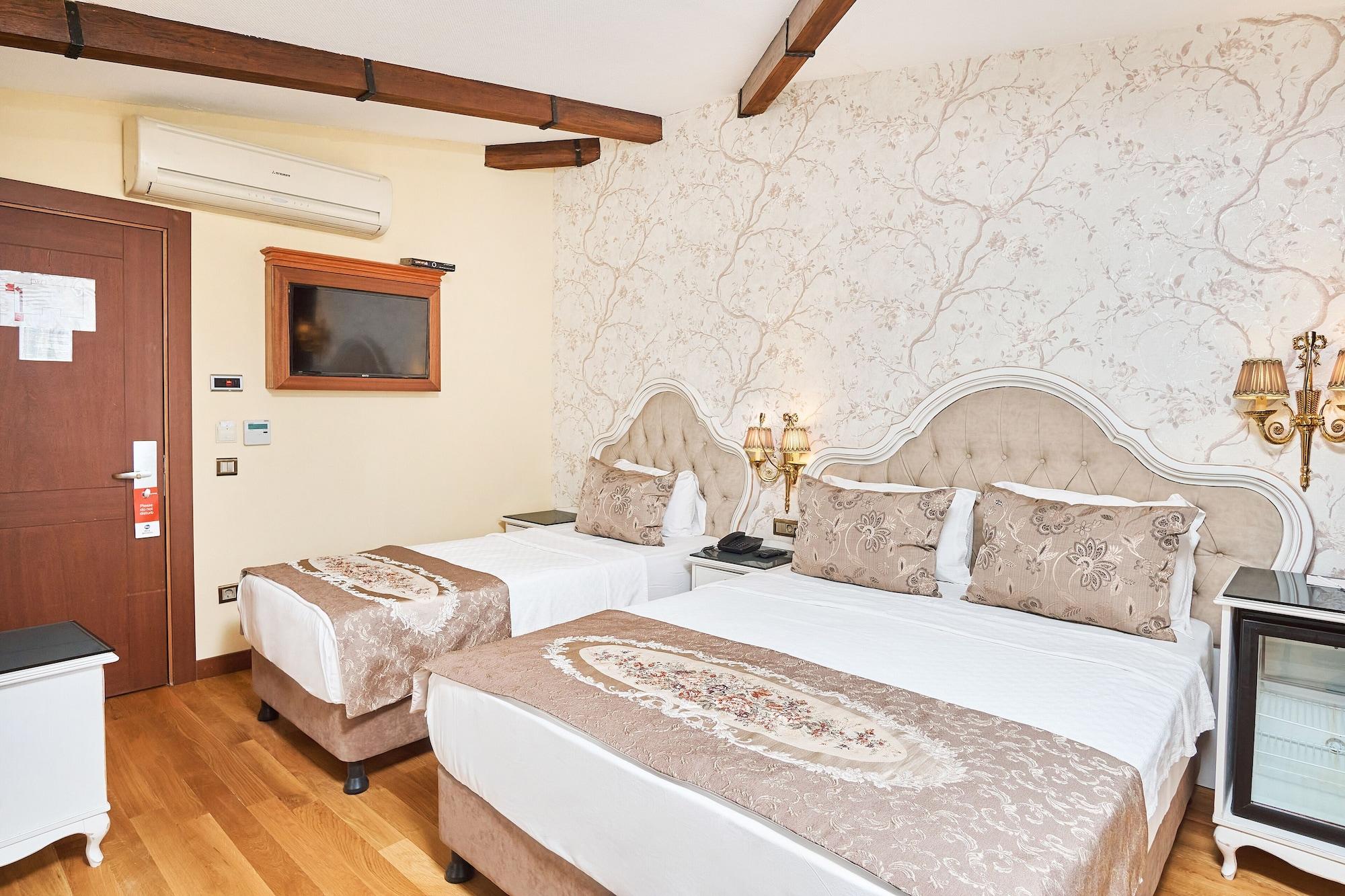 Hotel Western Empire Palace & 4*