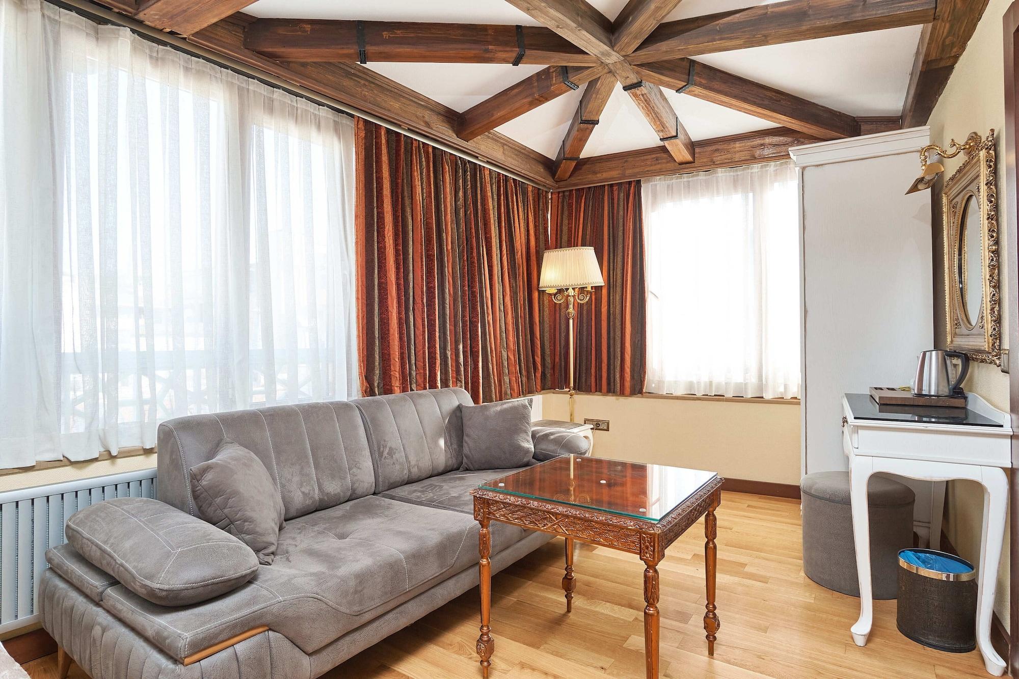 Hotel Western Empire Palace & 4*