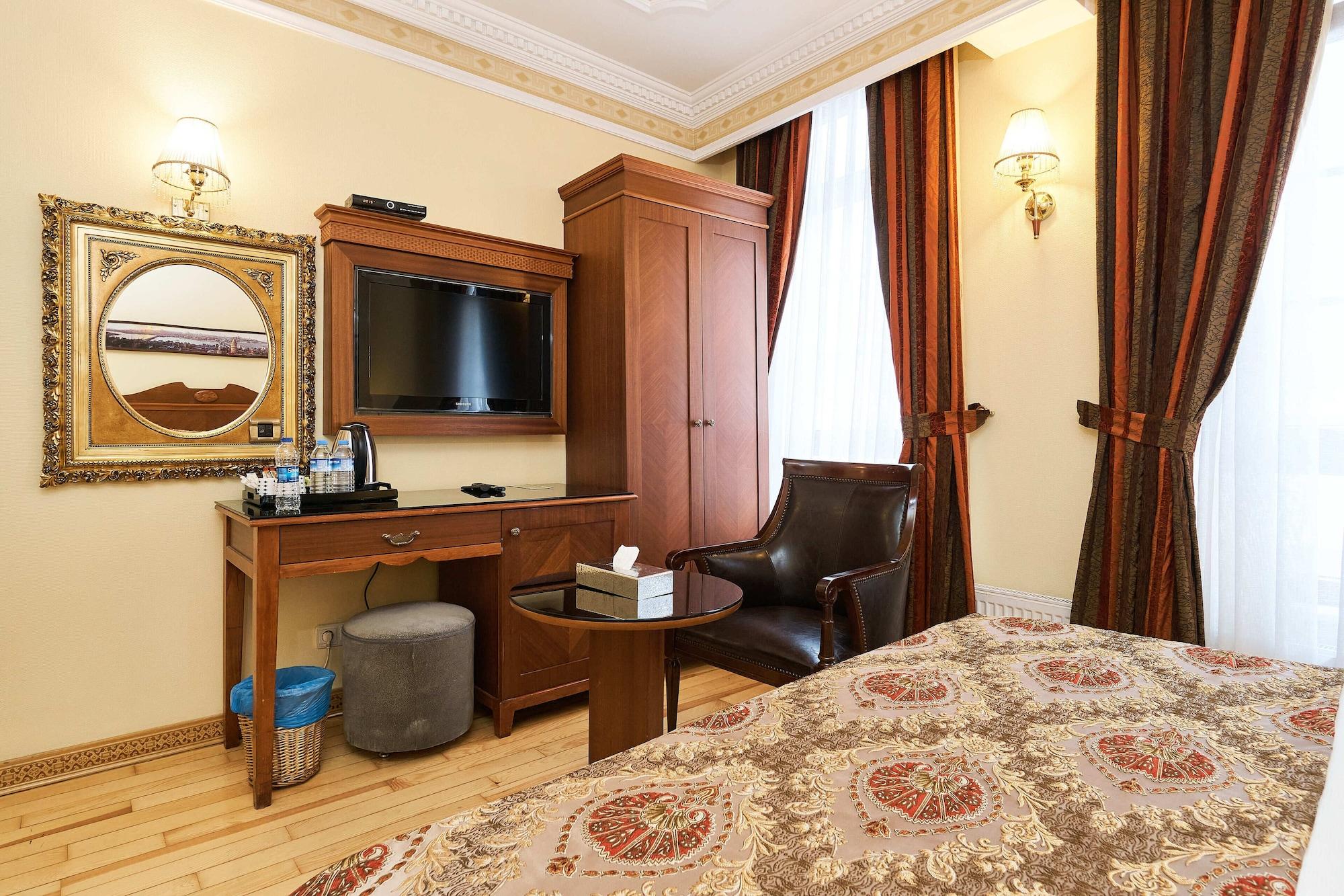 Hotel Western Empire Palace &