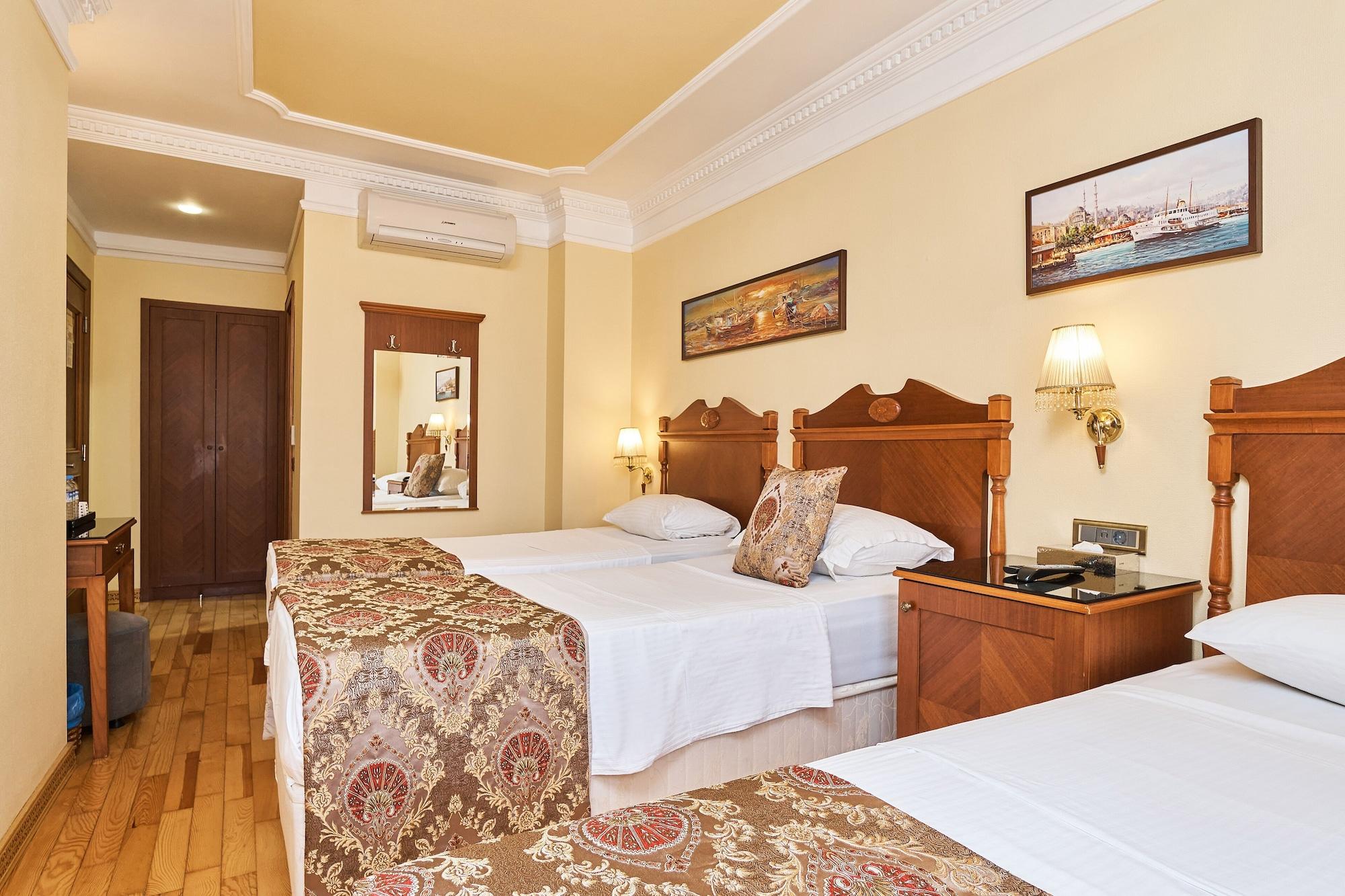 Western Empire Palace & Hotel 4*