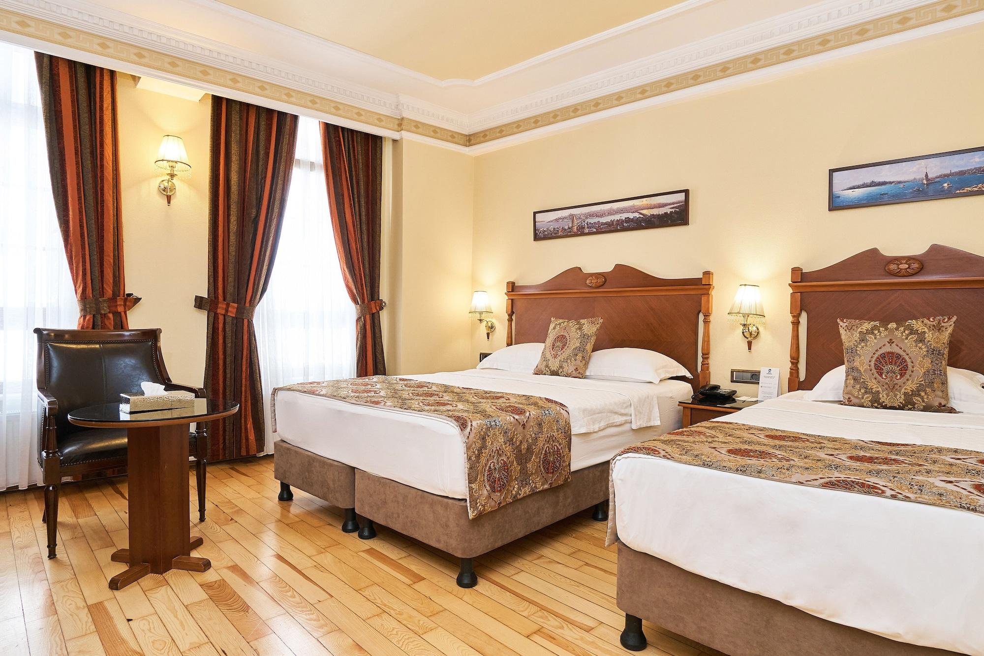 Hotel Western Empire Palace & 4*