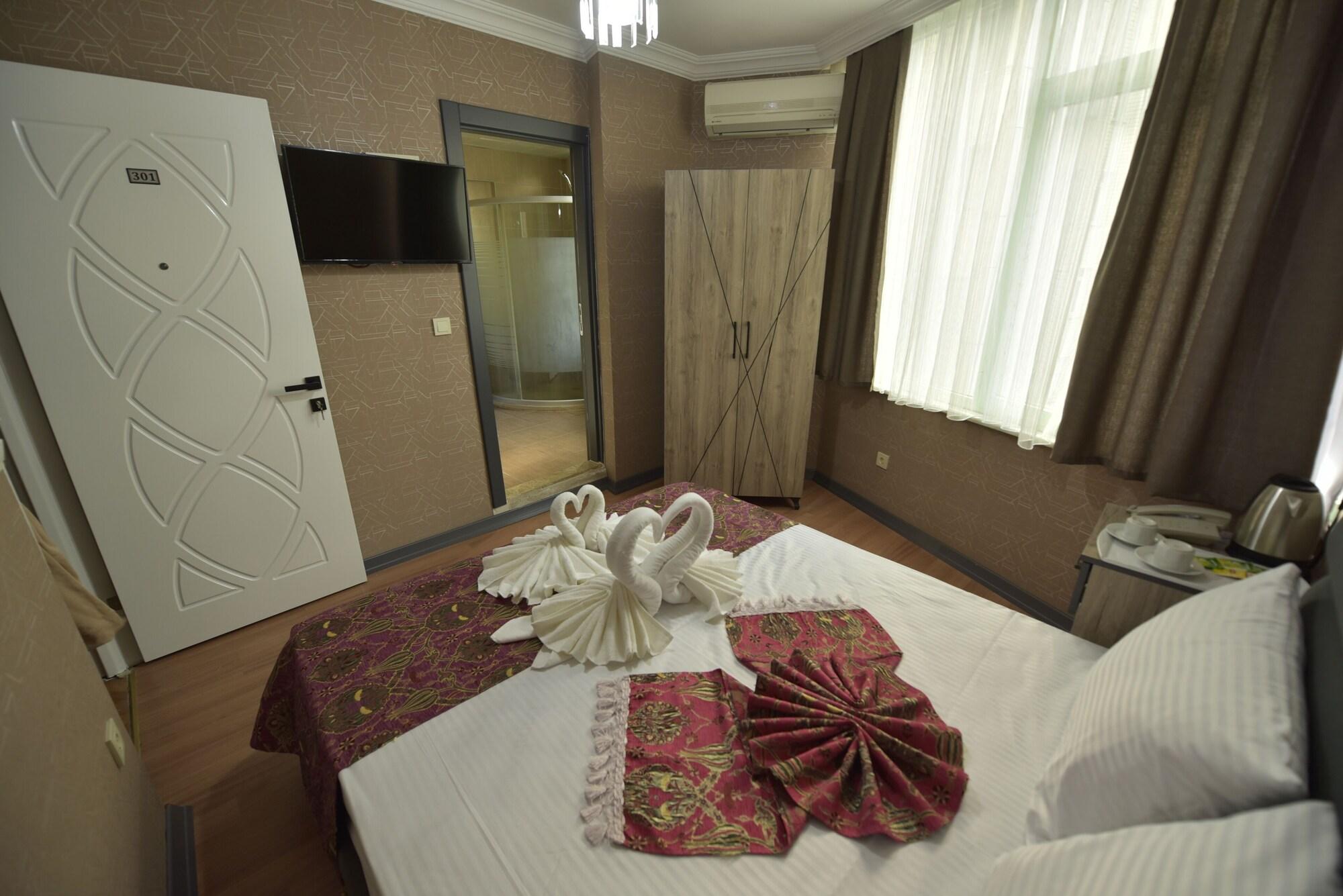 The Luxx Boutique 3*
