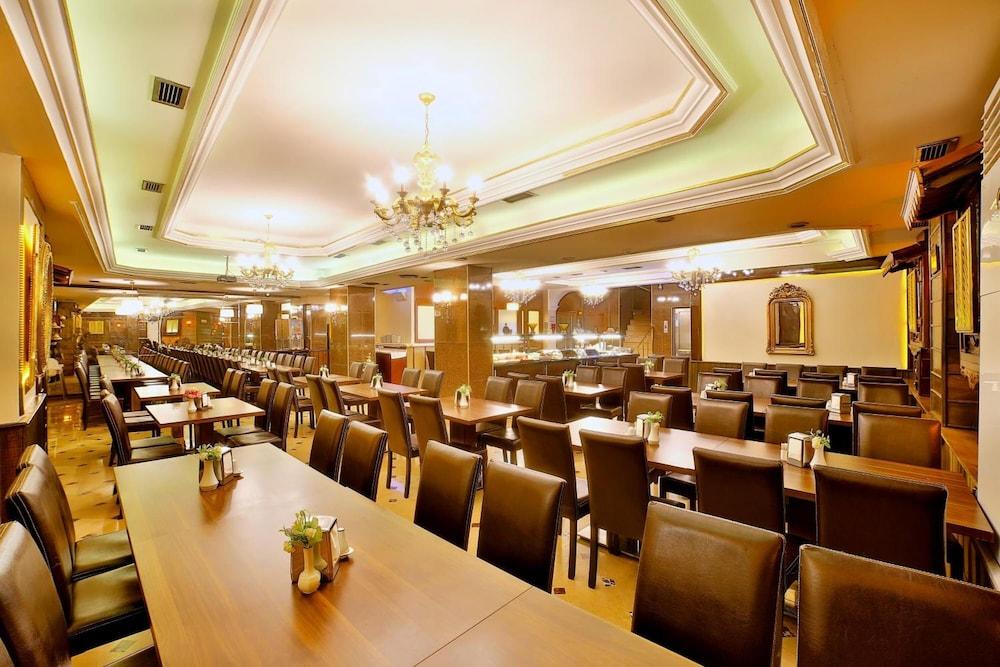 Grand Ant Hotel