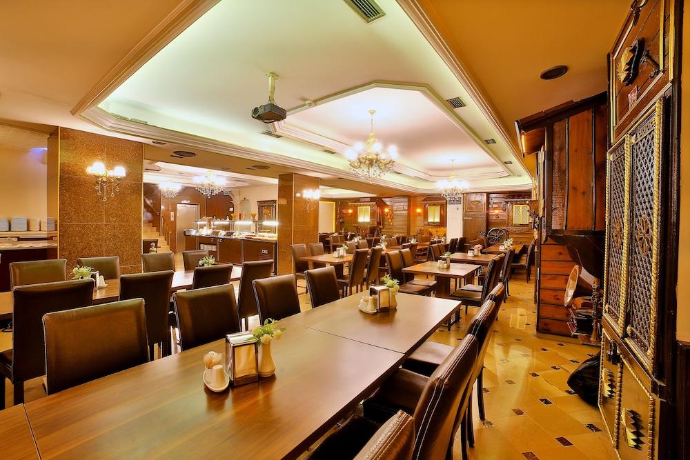 Grand Ant Hotel