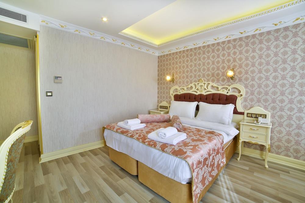 Nayla Palace Otel 2*