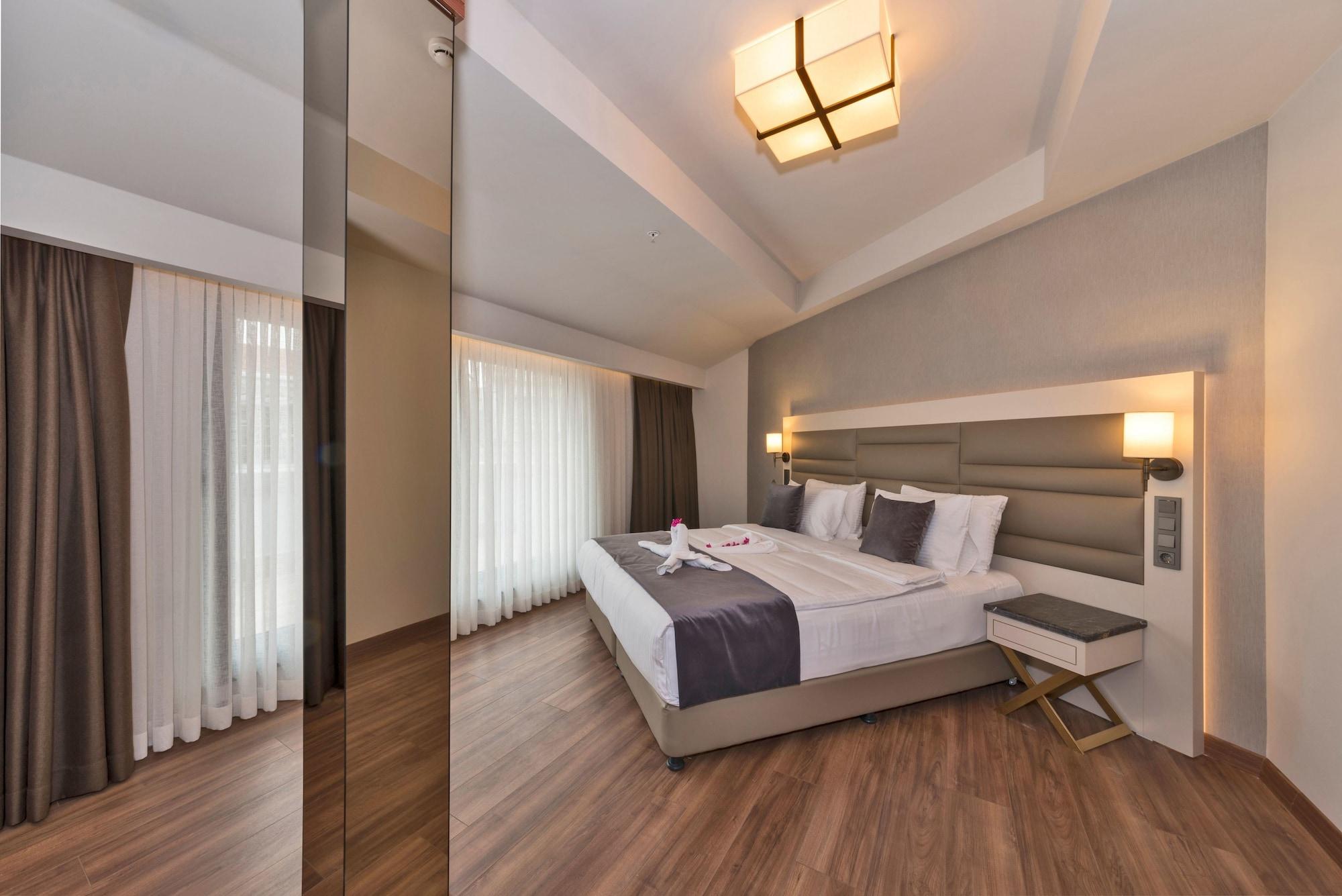 Hotel Golden Royal &