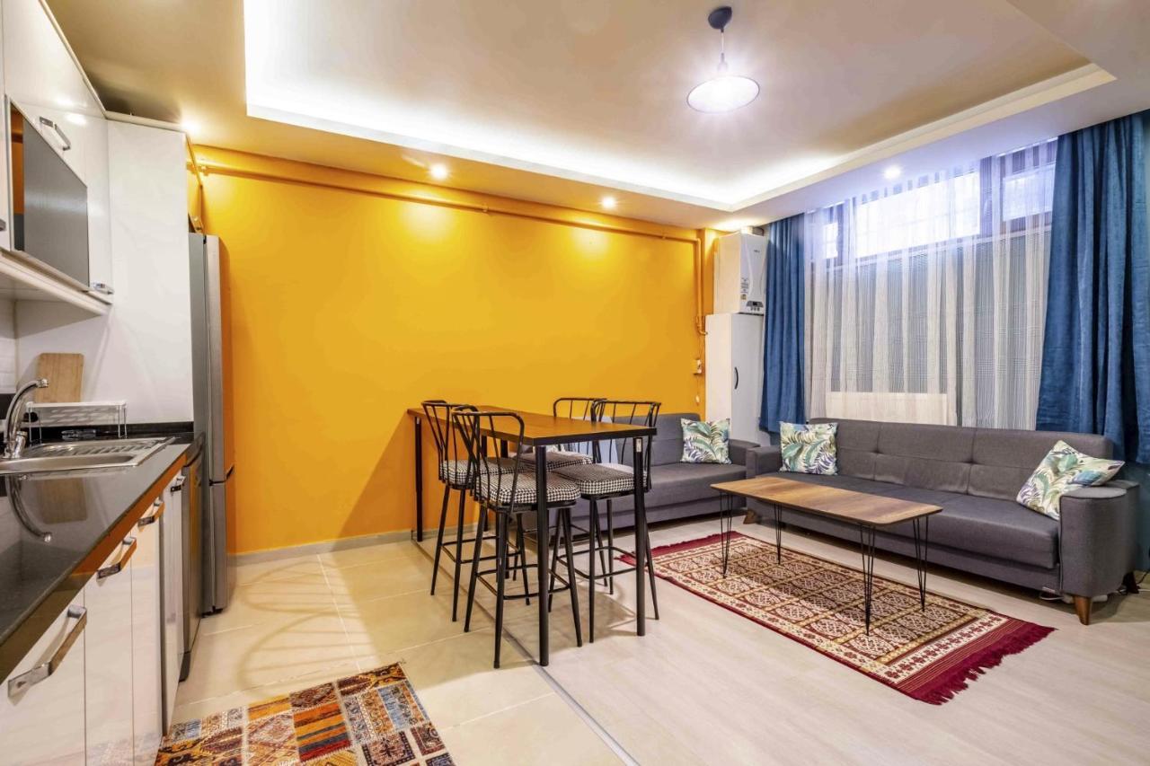 Colorful And Flat In Bakirkoy Next To Malls *