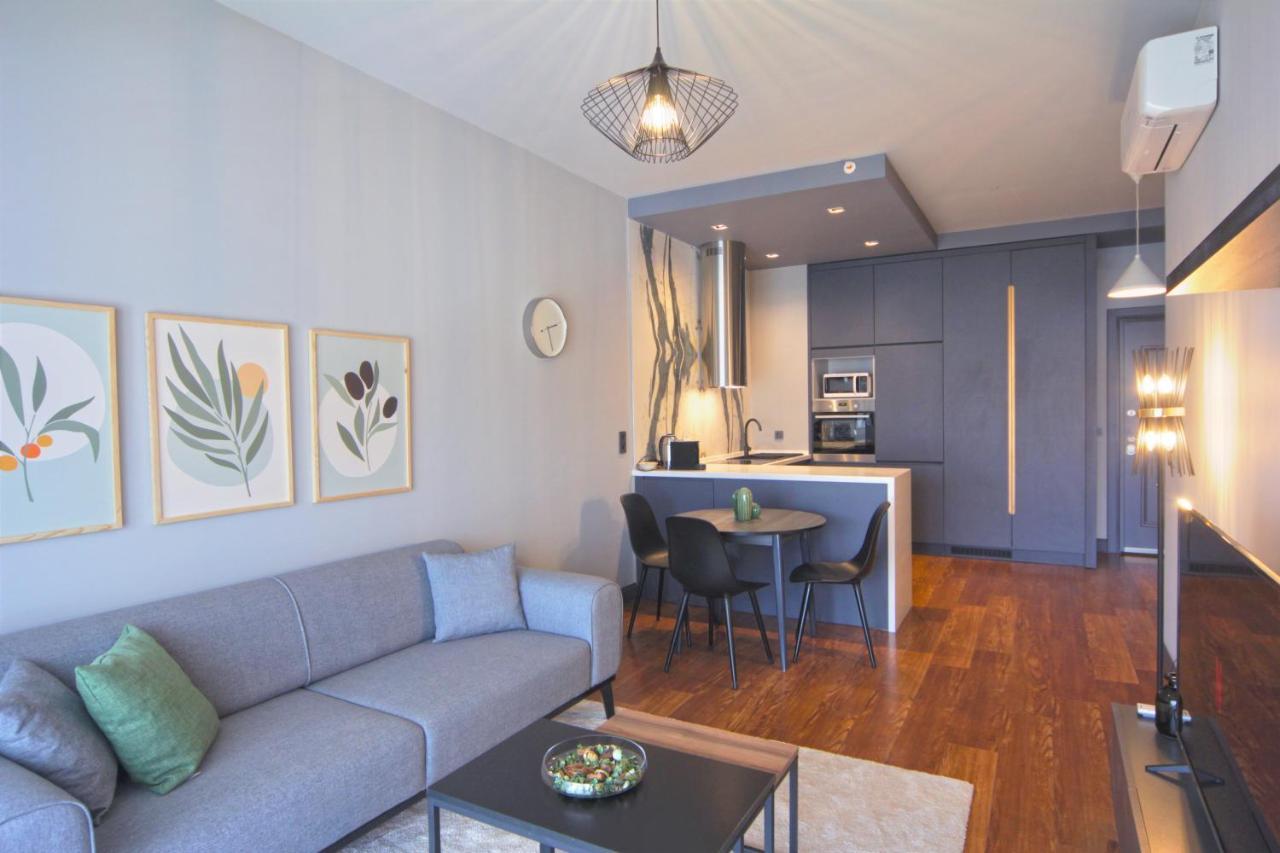 Spacious With Balcony- Tranquil Haven