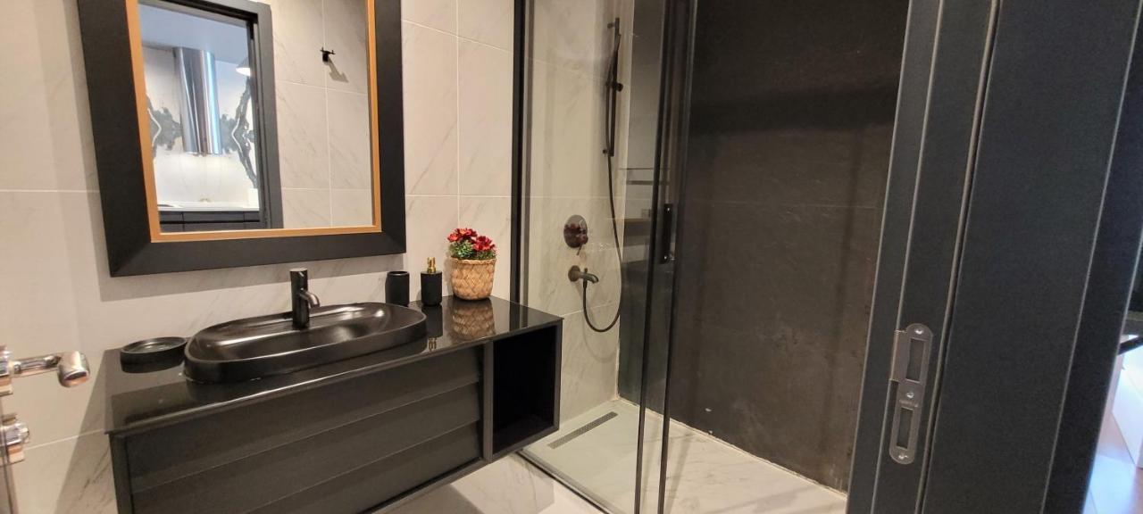 Daire Modern With Views - Location