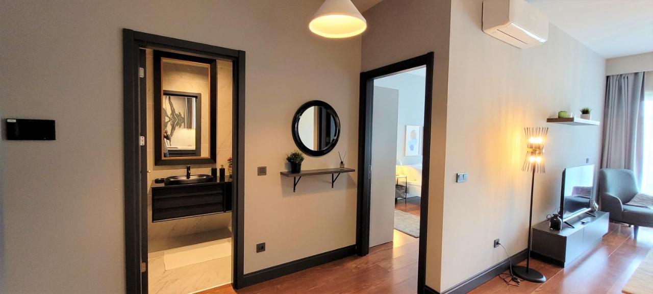 Spacious With Balcony- Tranquil Haven
