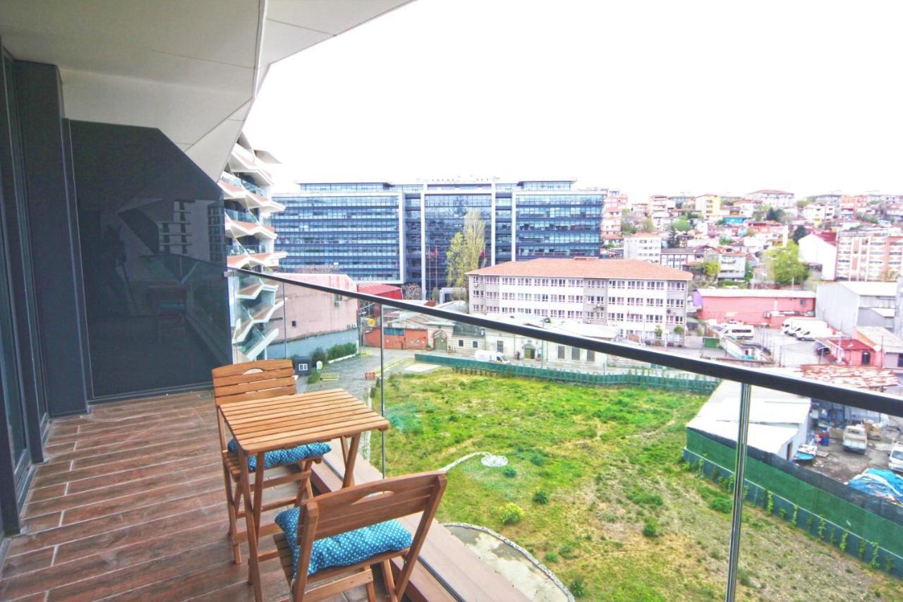 Spacious With Balcony- Tranquil Haven