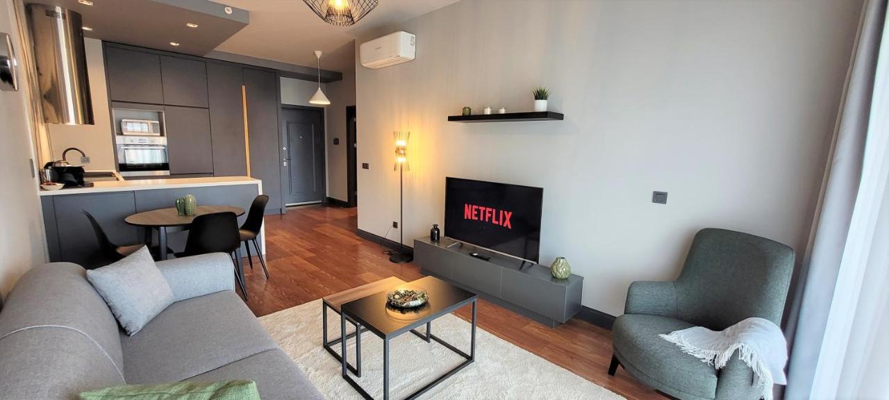 Apartment Spacious With Balcony- Tranquil Haven Istanbul