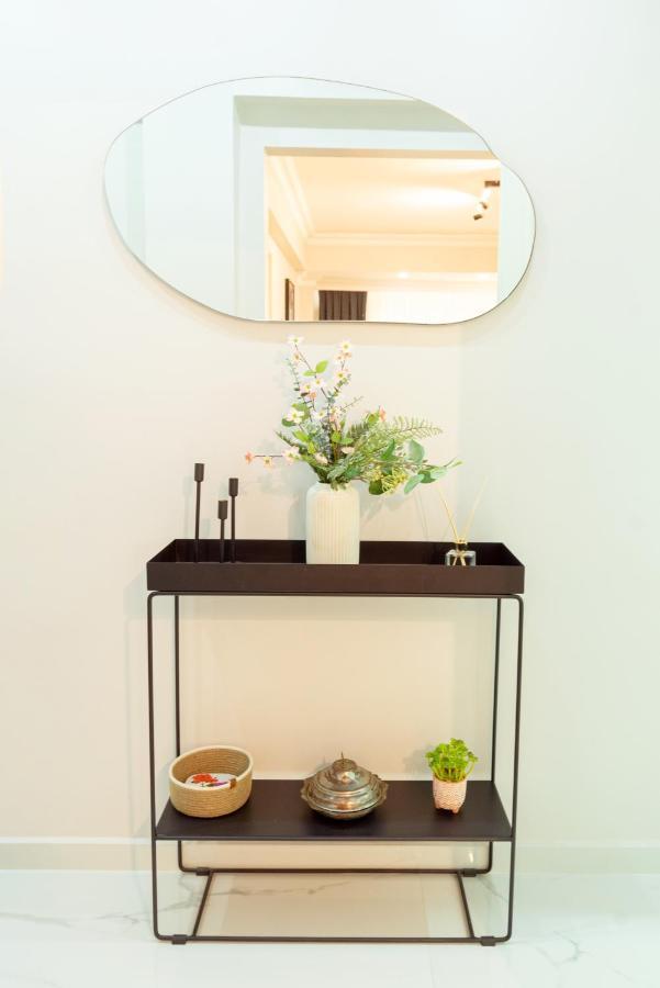 Charming Bagdat Avenue Hideaway, Near Marina Daire *