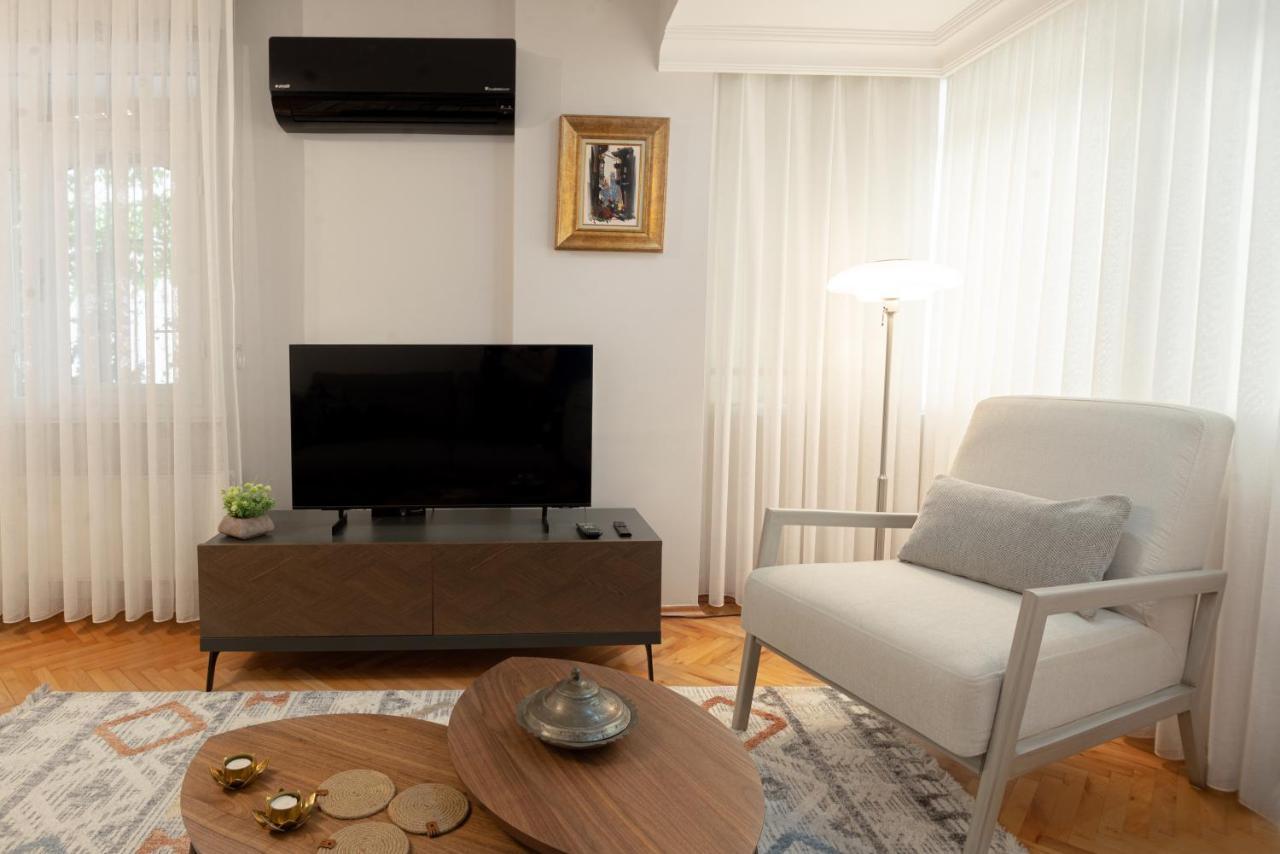 Charming Bagdat Avenue Hideaway, Near Marina *