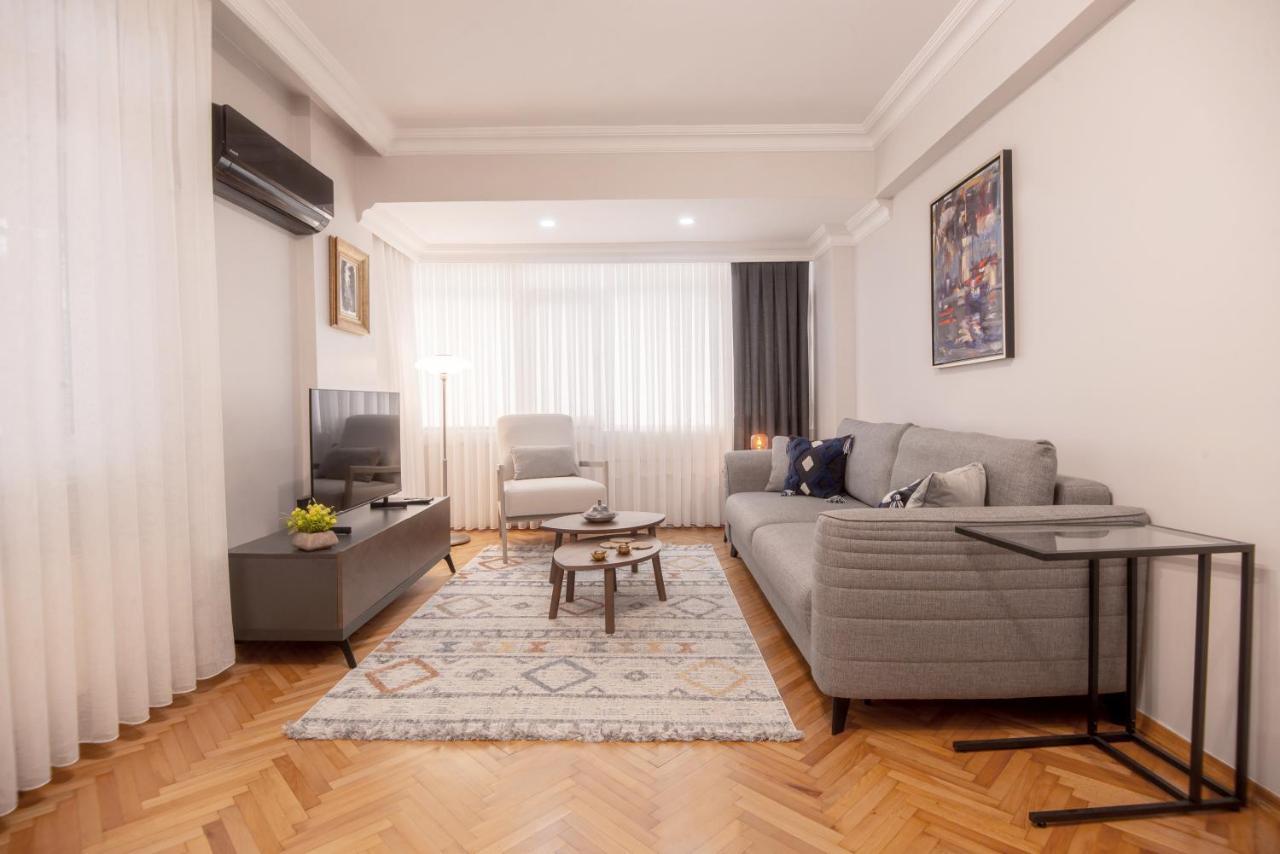 Charming Bagdat Avenue Hideaway, Near Marina *