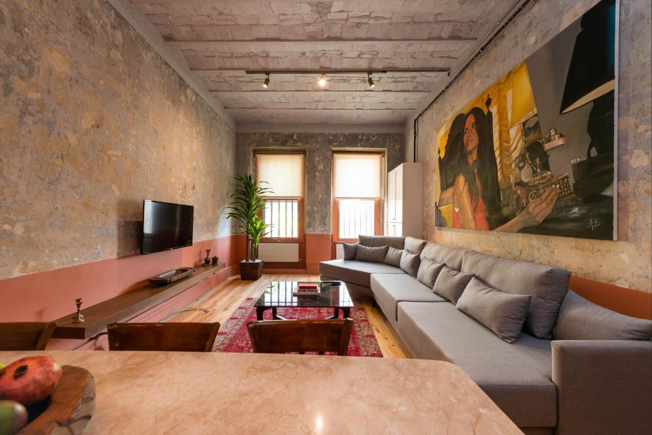 Penelope's Loft: Just Renovated 5br In City Centre Apartment