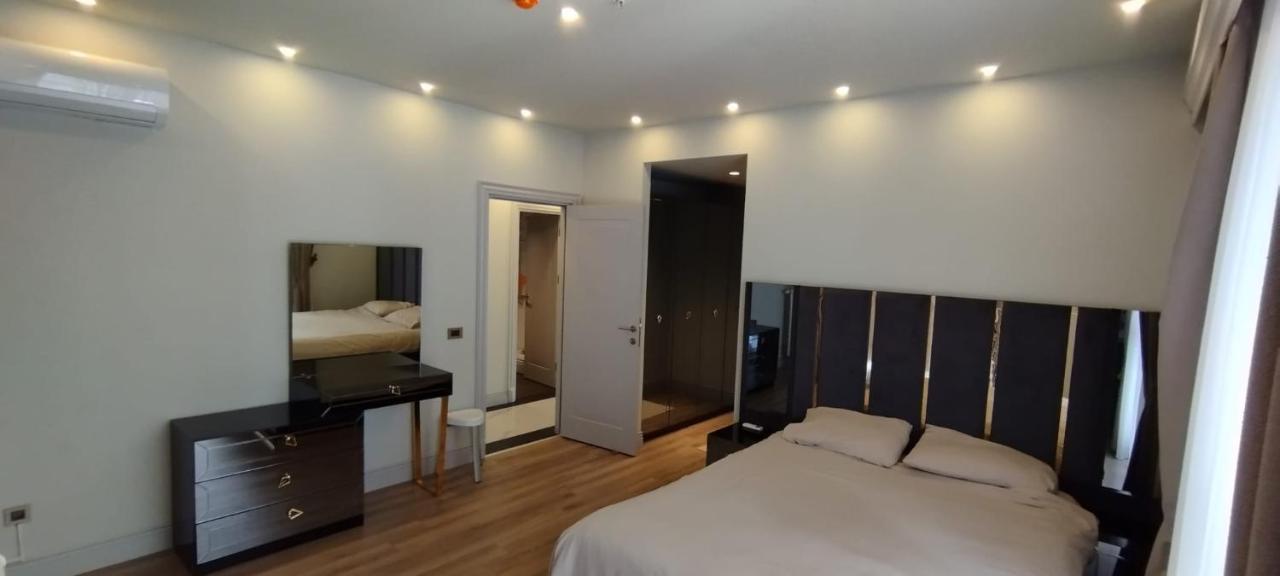Apartment First Avenue Mall &