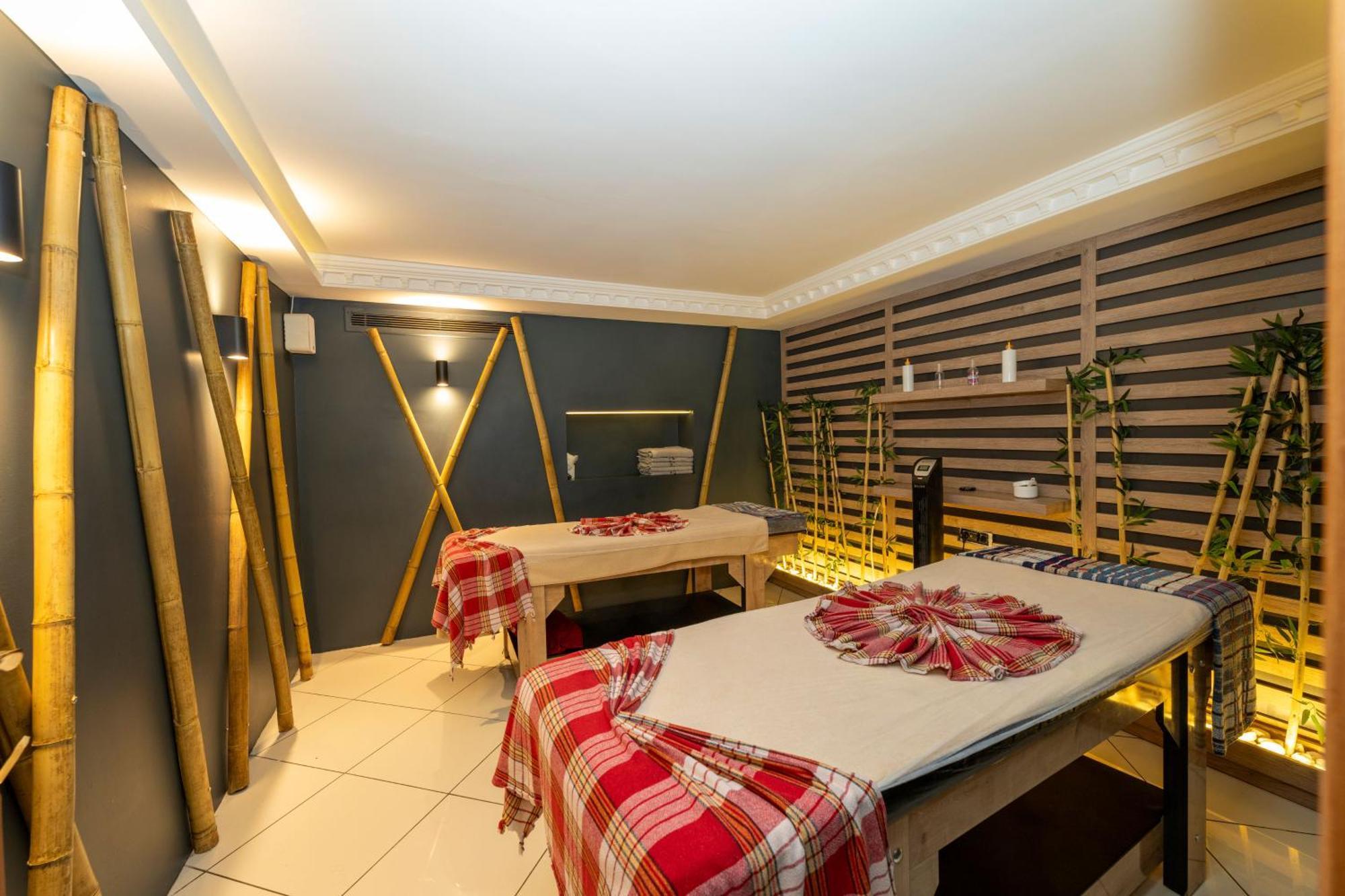 Hotel The Byzantium &