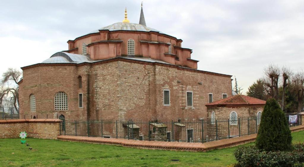 Estampolis