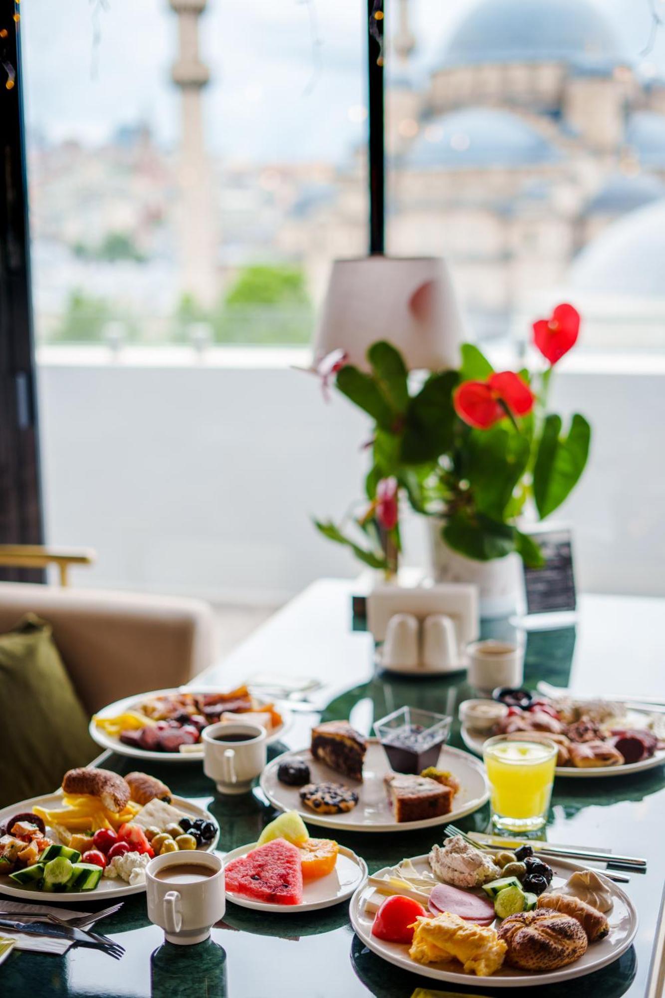 Sirkeci Hotel 4*