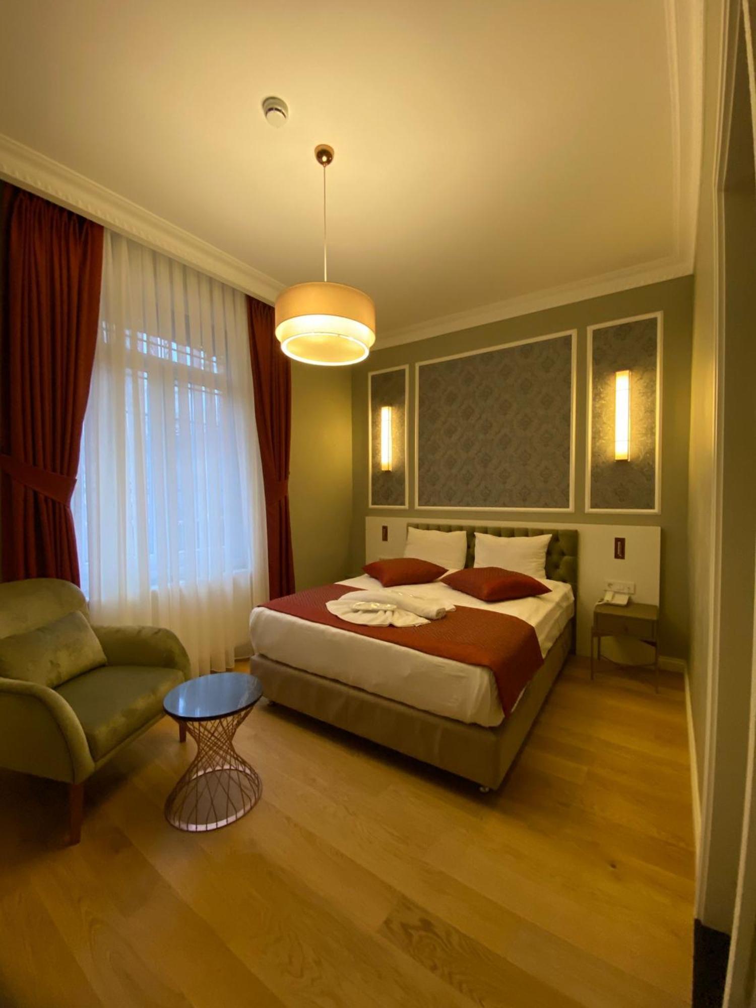Triada Taksim - Special Category