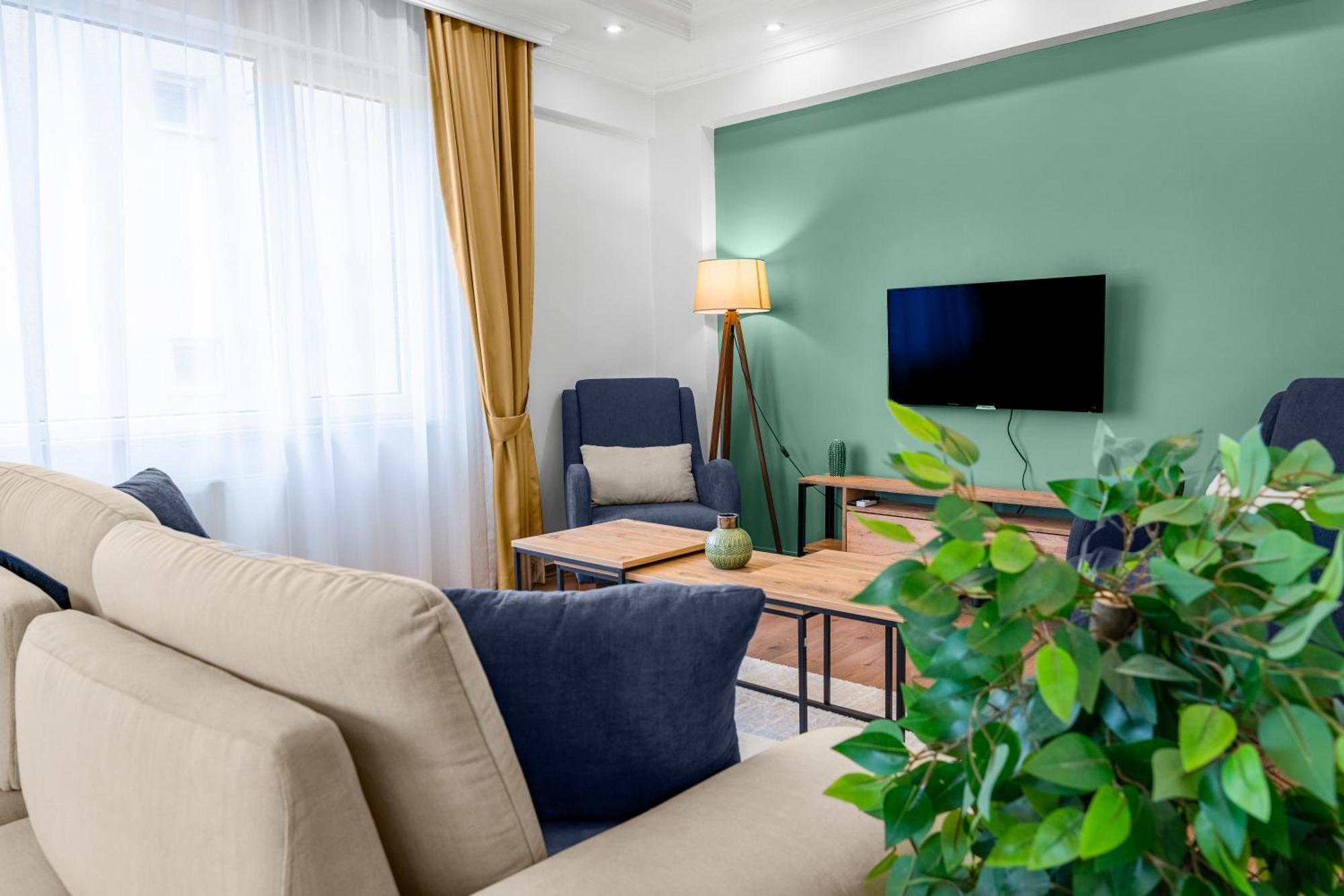 Bright & Cozy 2br Located In The Heart Of Living *