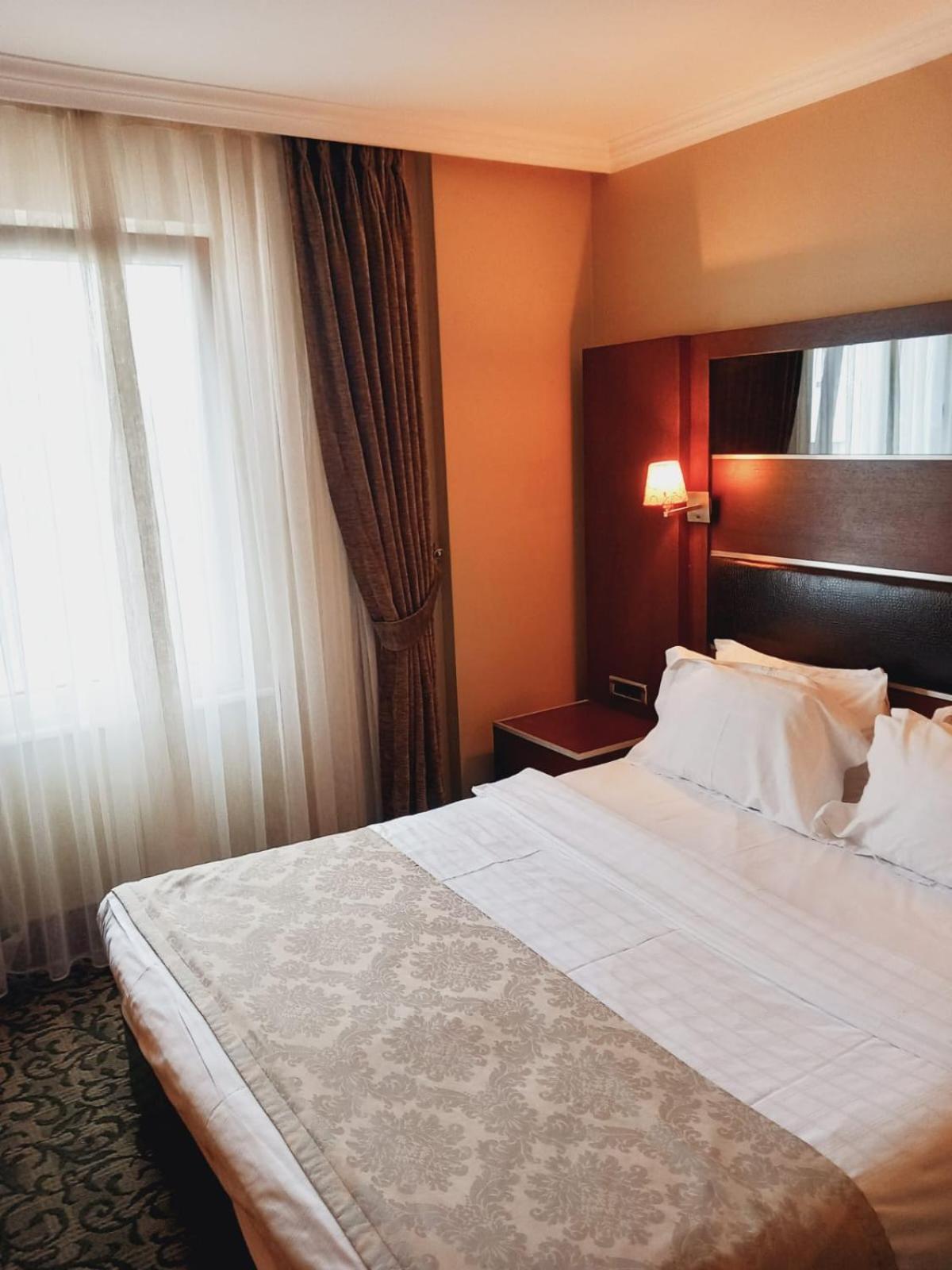 Dream Hill Business Deluxe Otel