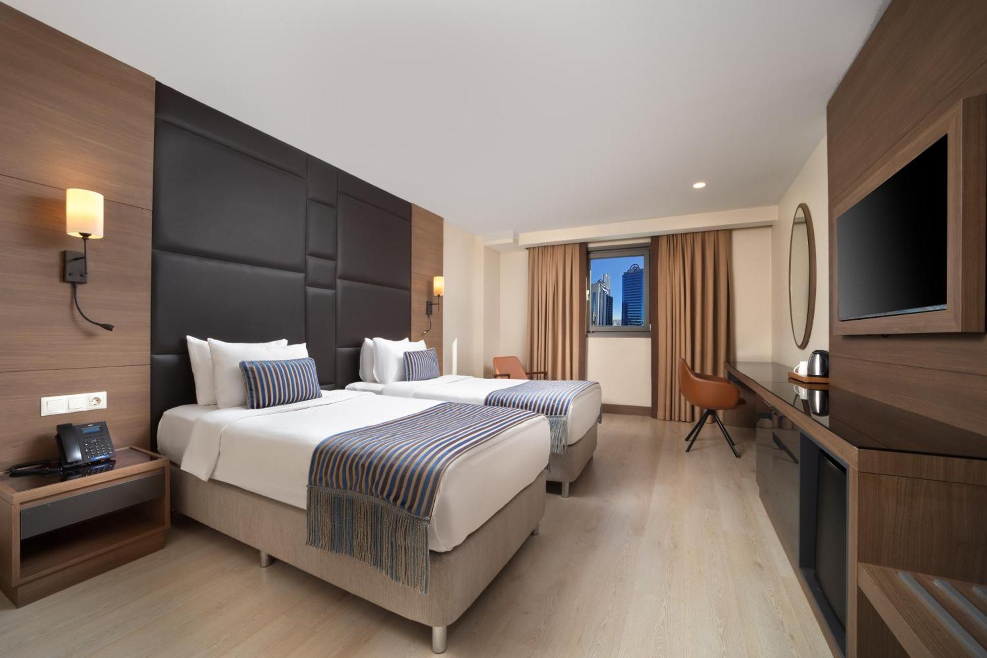 Tryp By Wyndham Sisli 4*