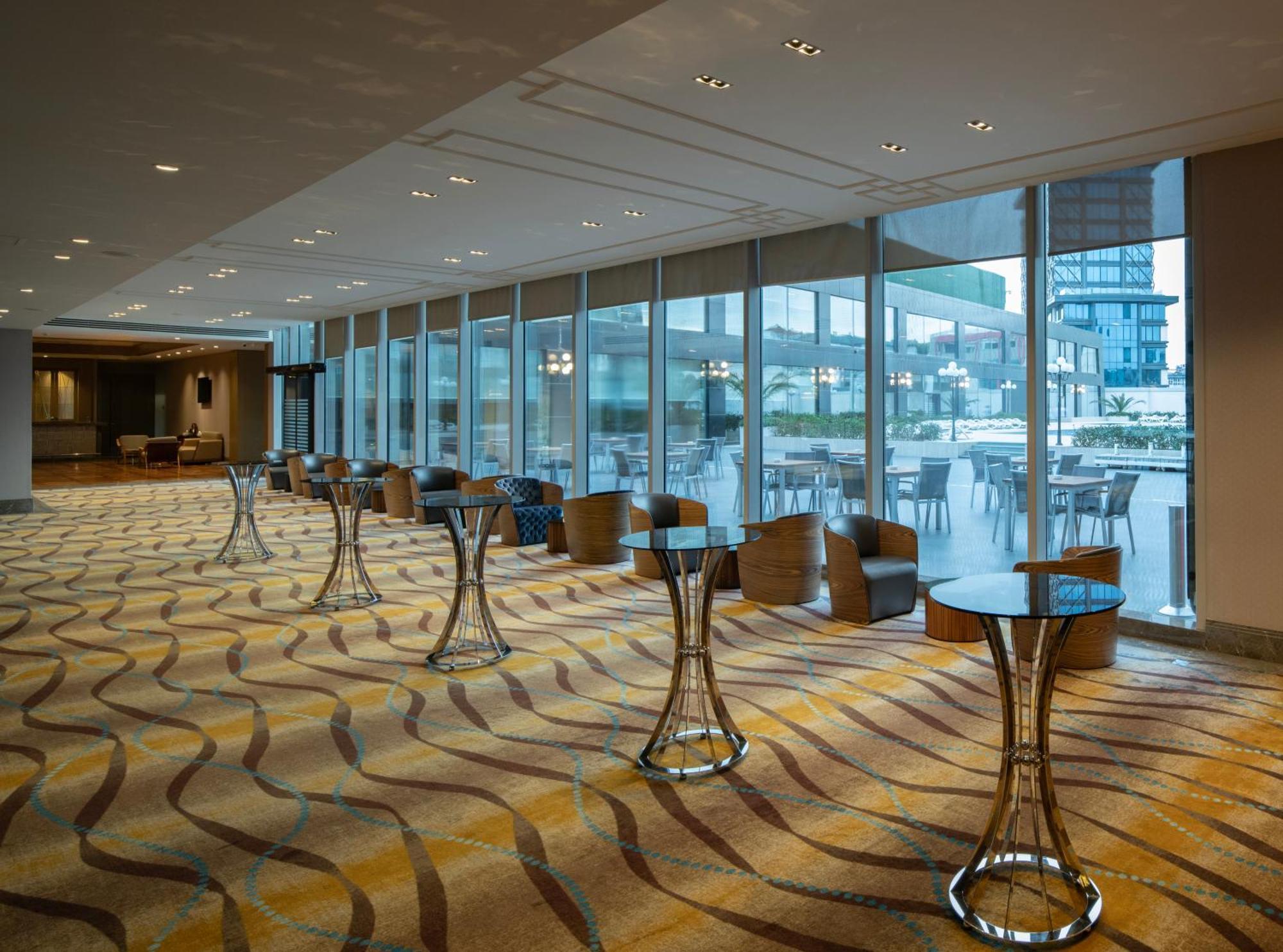 Windsor & Convention Center Hotel