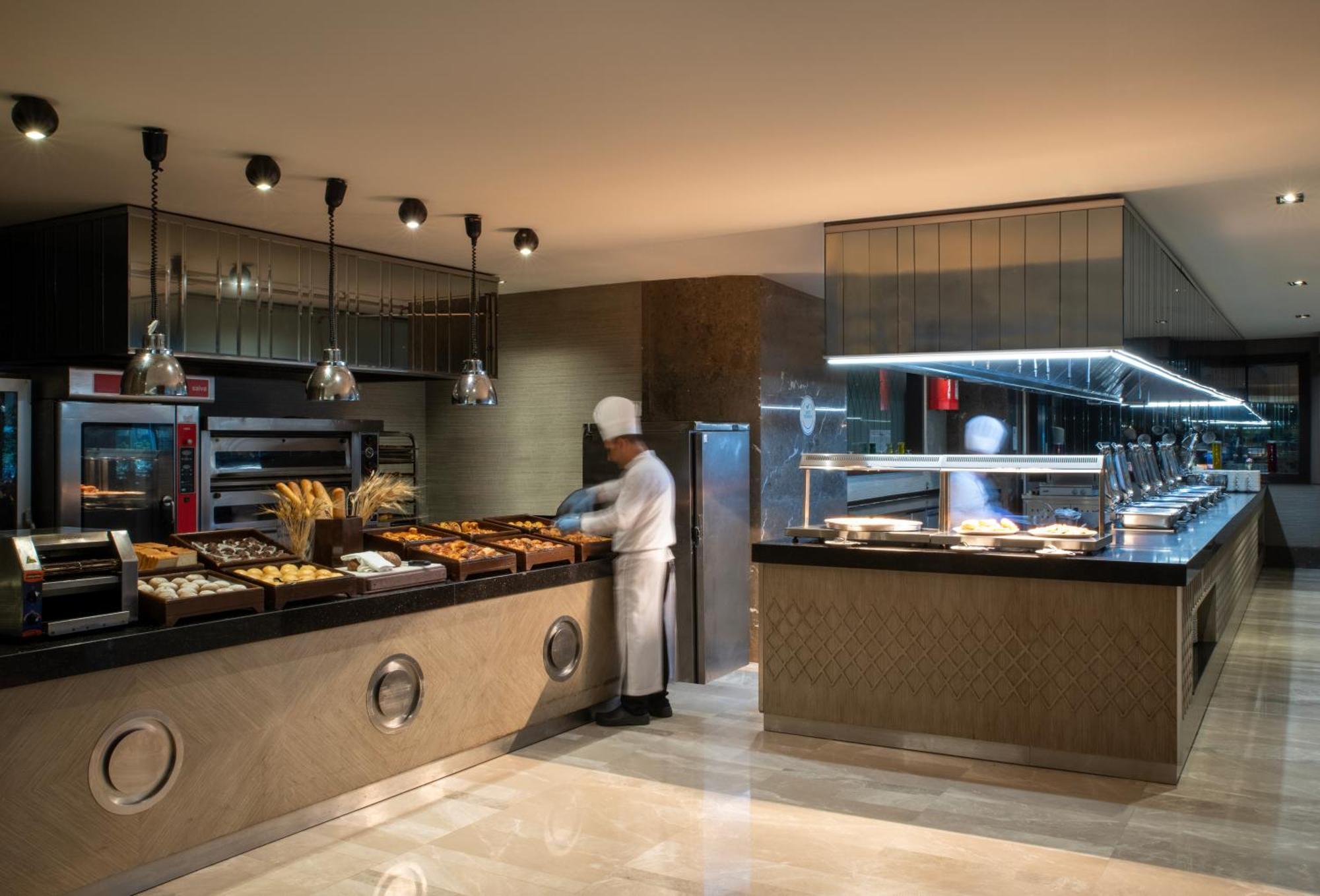 Windsor & Convention Center 5* Istanbul