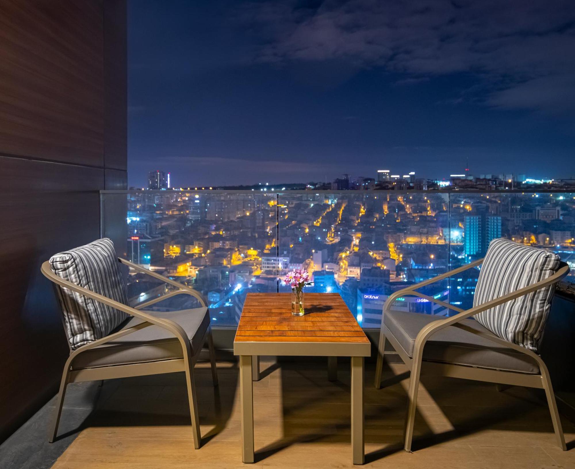 Movenpick Living Otel 5*