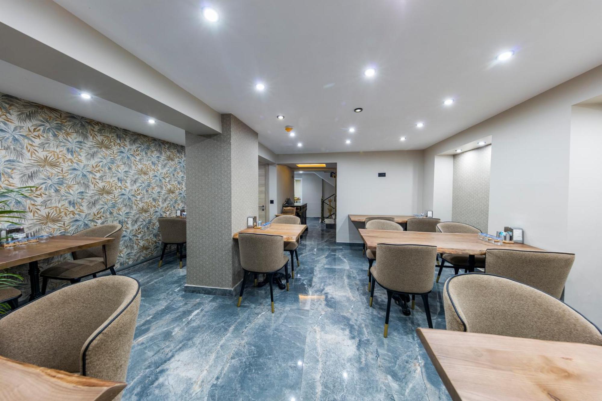 Hotel Golden Bazaar 3*