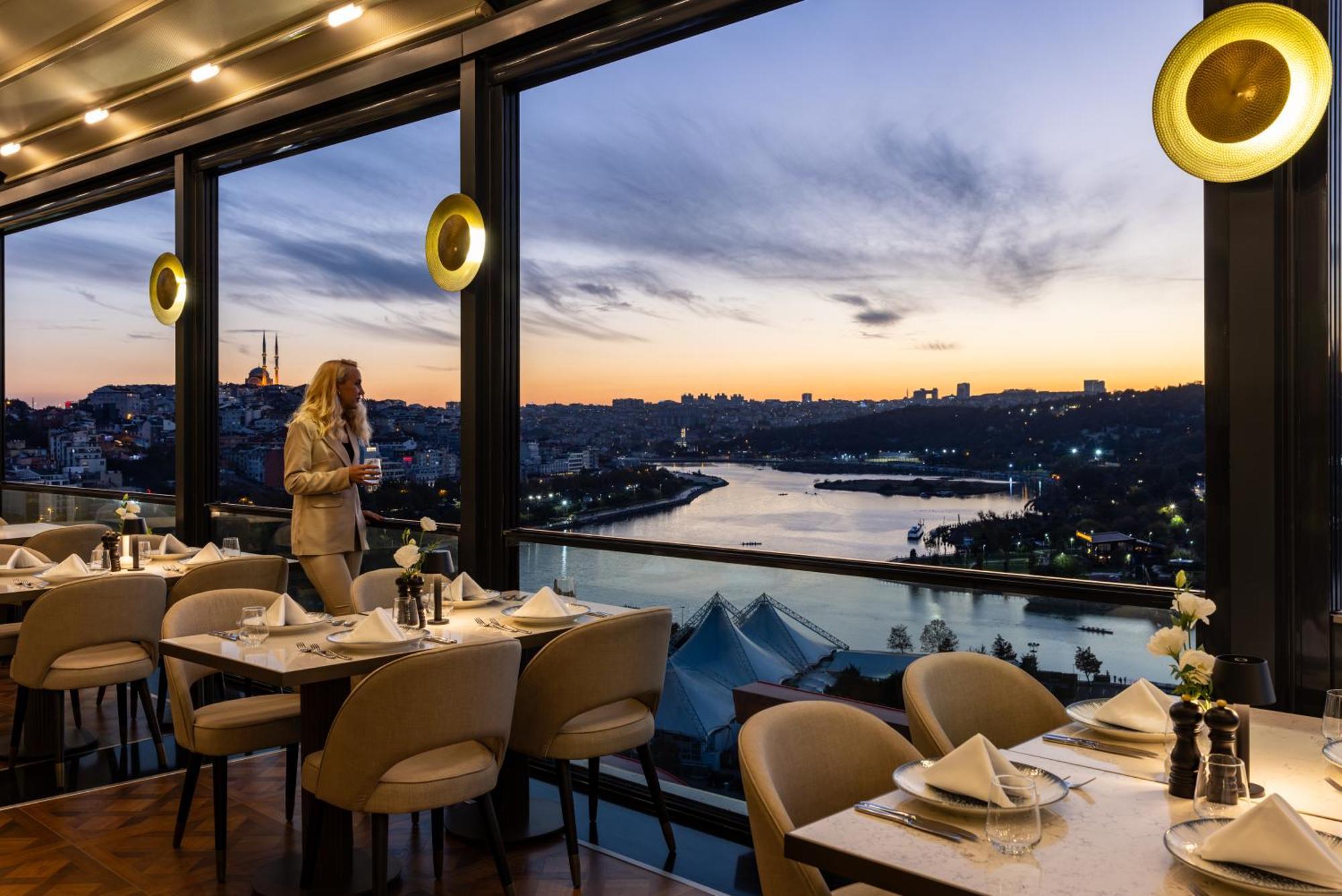 Clarion Golden Horn