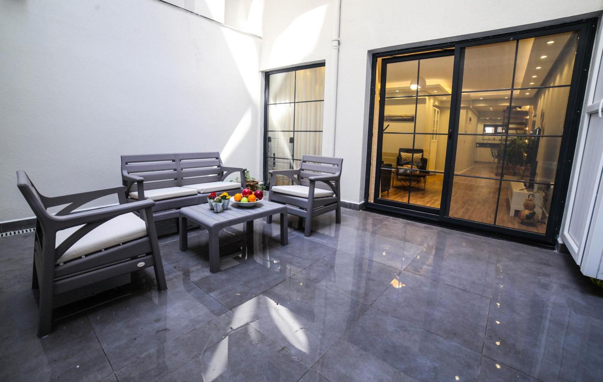 Modern Super Chic Duplex With A Terrace At The Heart Of City! Apartamento