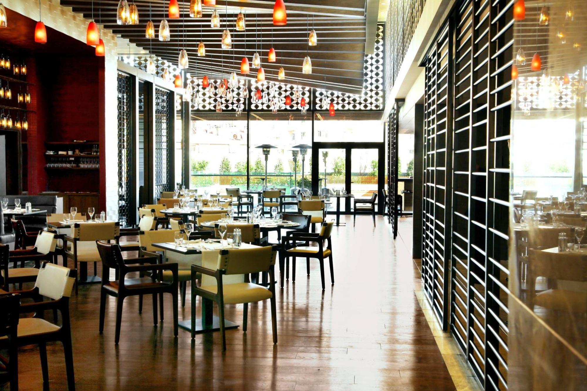 Le Meridien Etiler 5*
