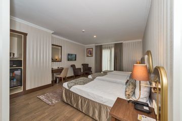 The Hotel 4*