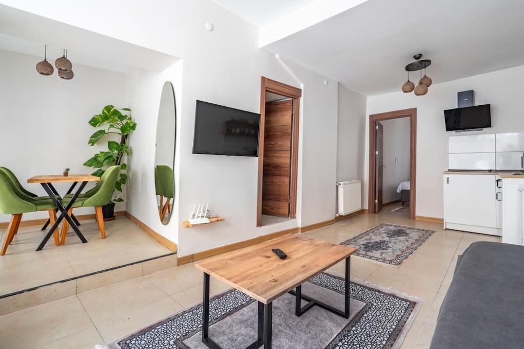 Happy Aparthotel