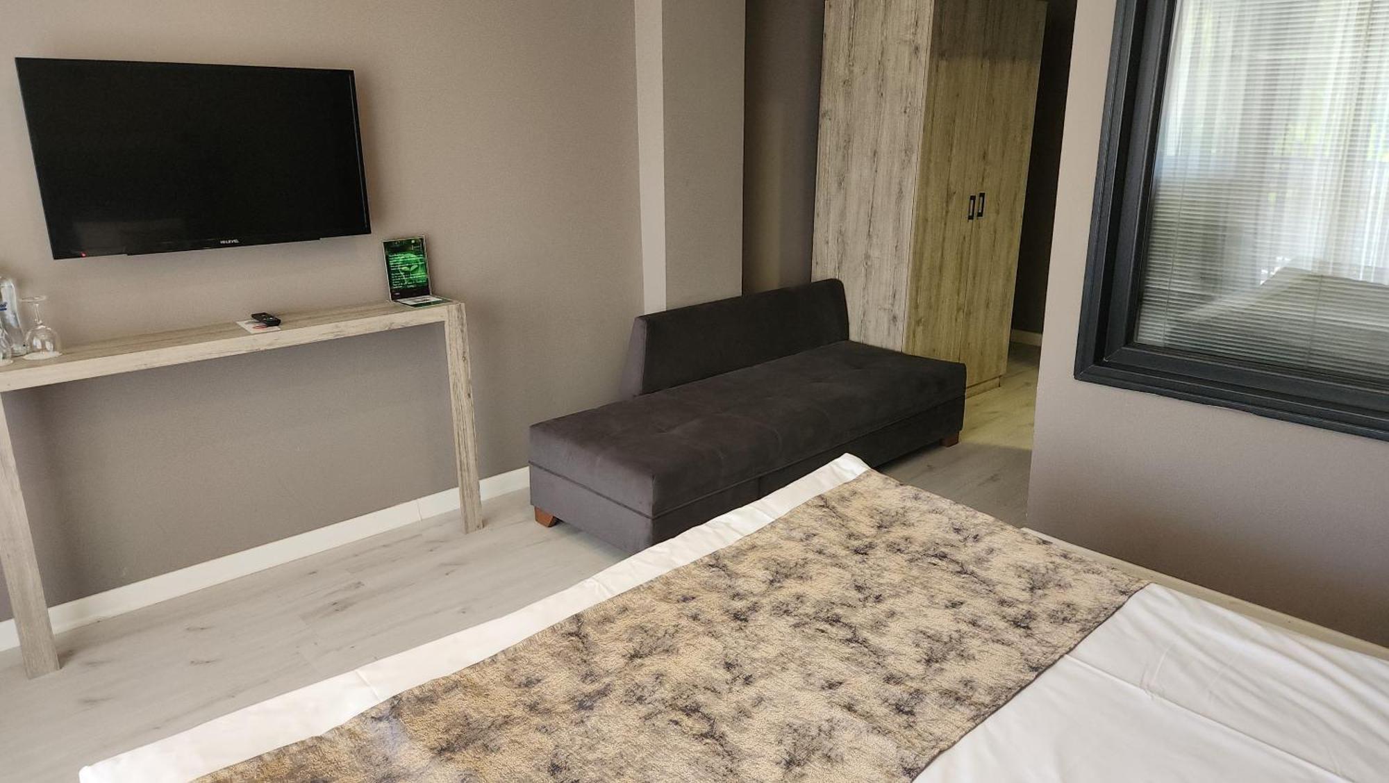Hbs Polonezkoy Life & Garden Hotel *