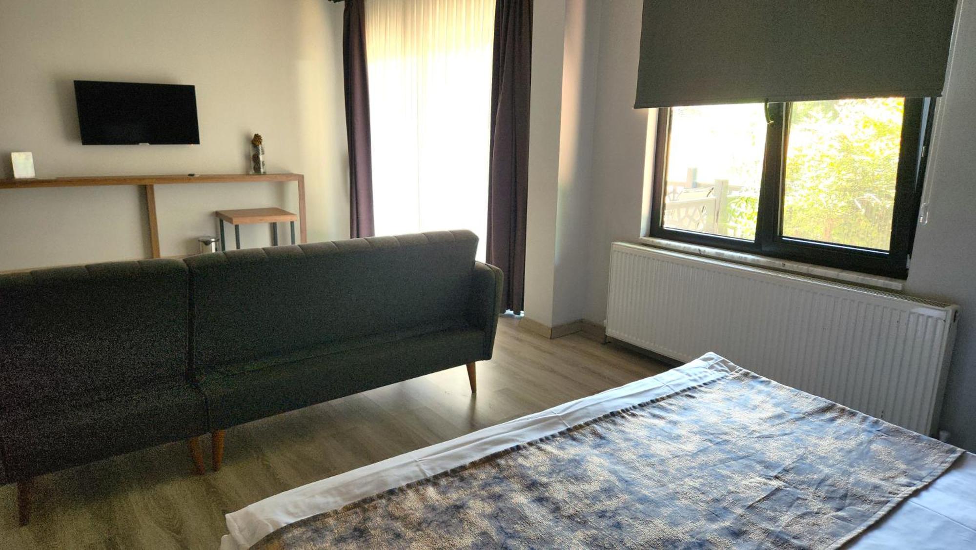 Hbs Polonezkoy Life & Garden Hotel *