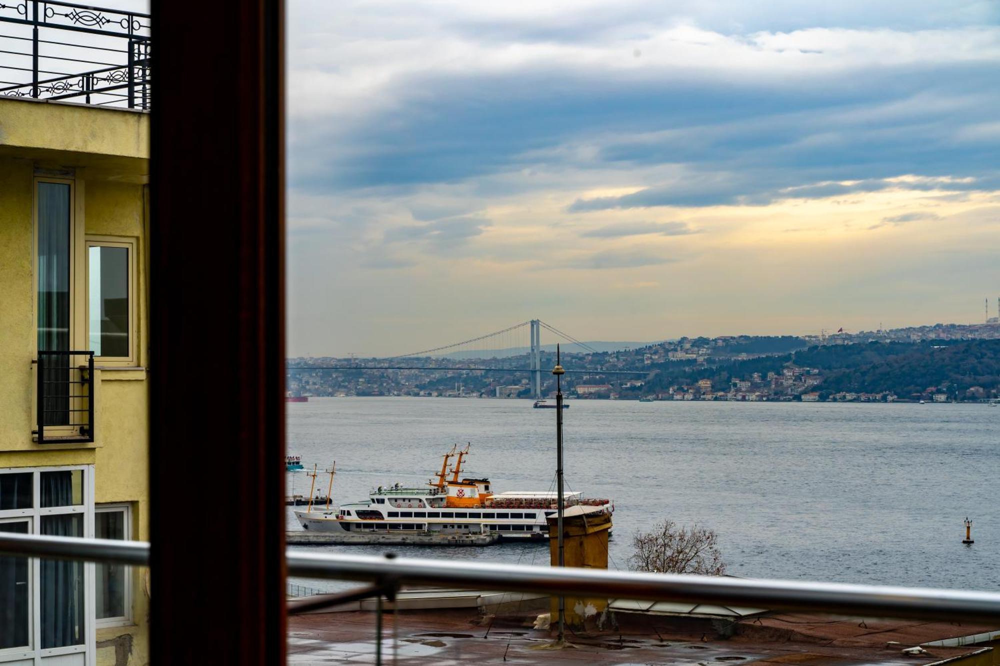 Bosphorus Menekshe Rezidances Apartment