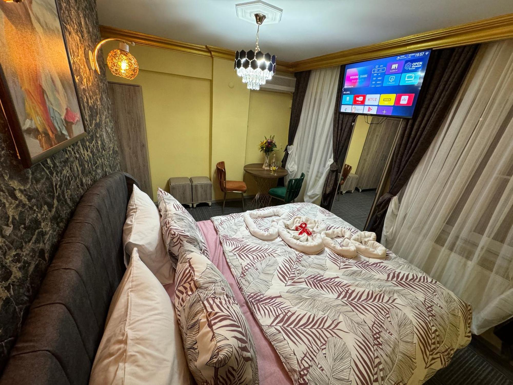 Hotel Royal Old City 3*