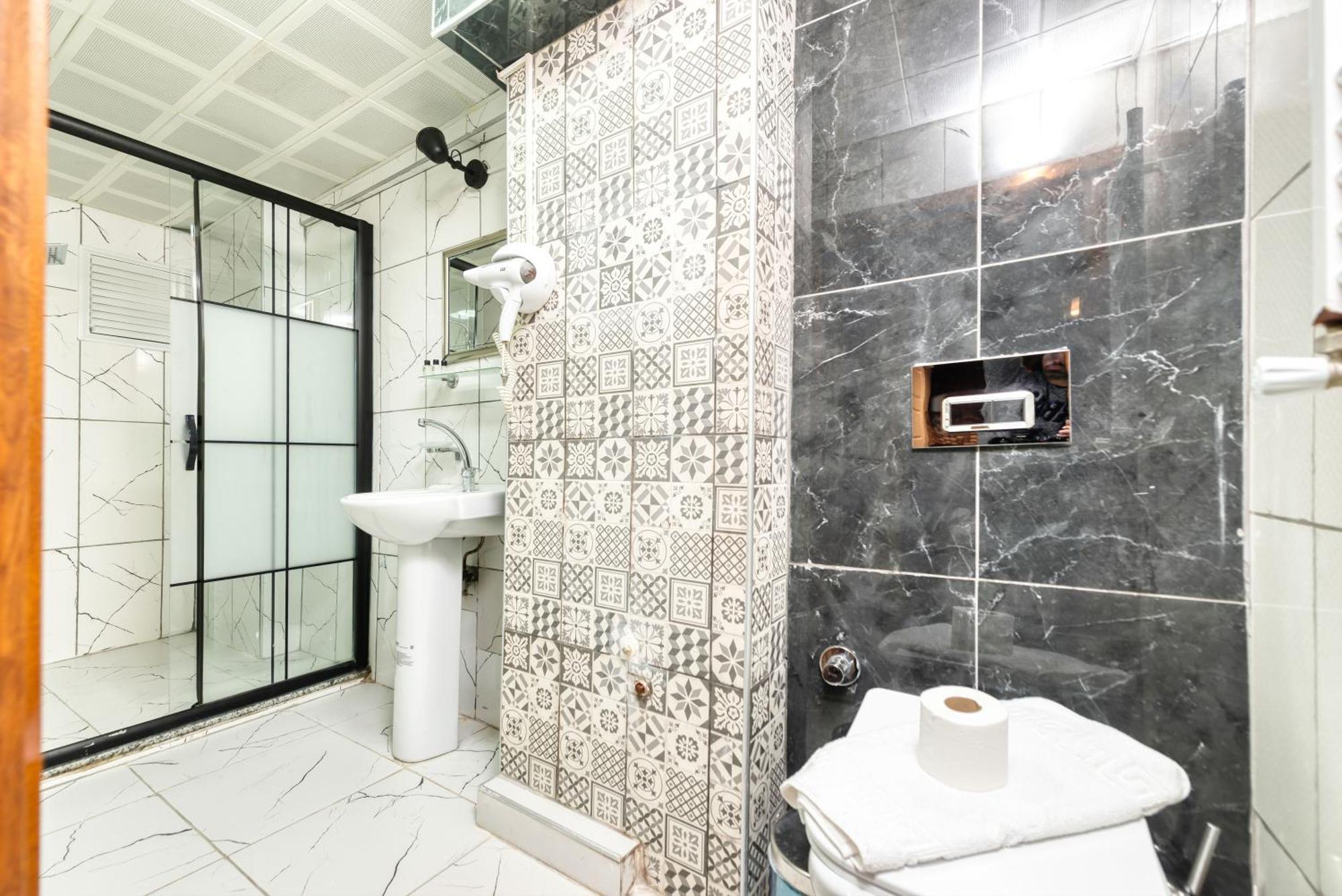 Stone Hause Küçük Ayasofya Mah Aparthotel