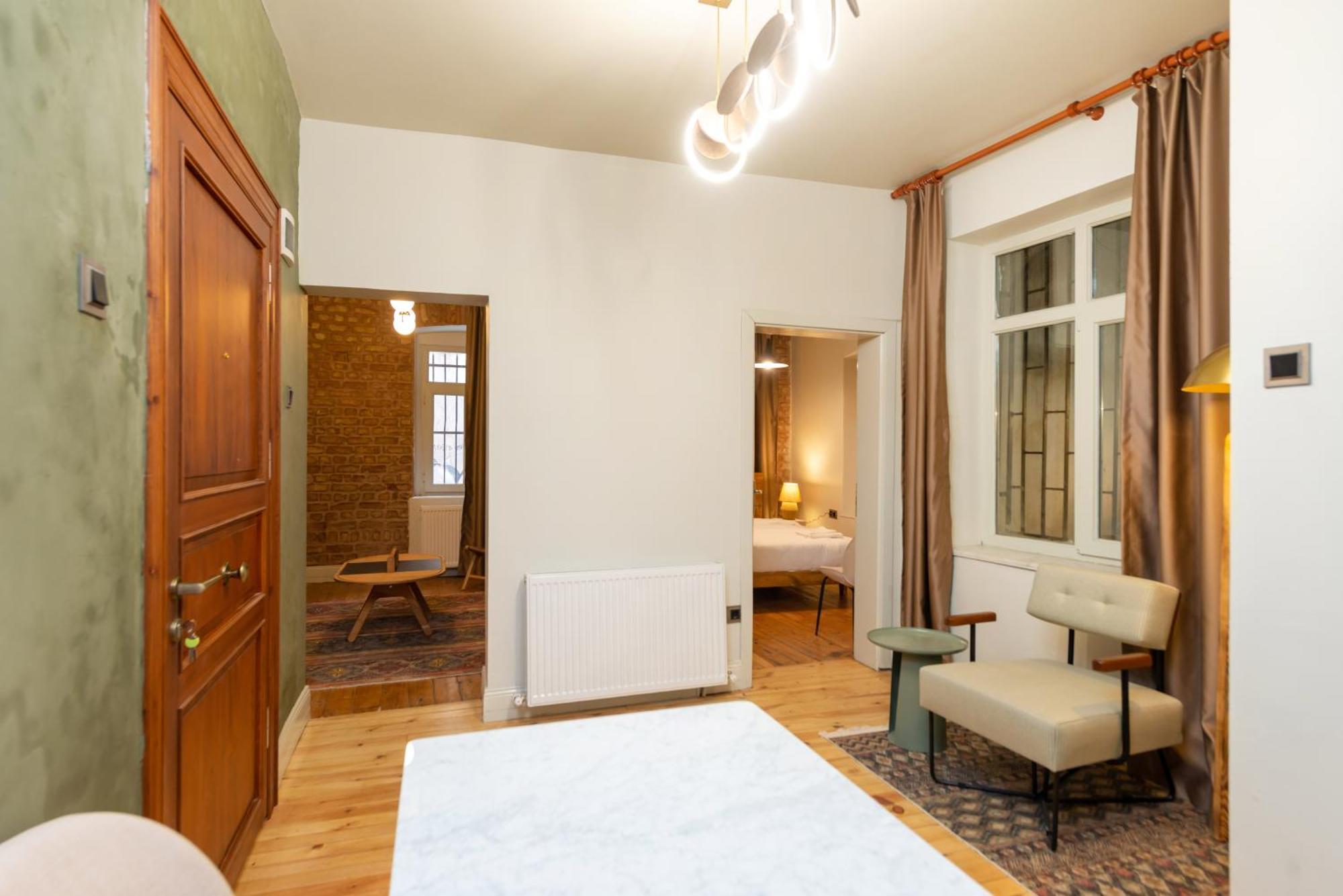 Maison Chic : Newly Renovated 3br In Center Daire