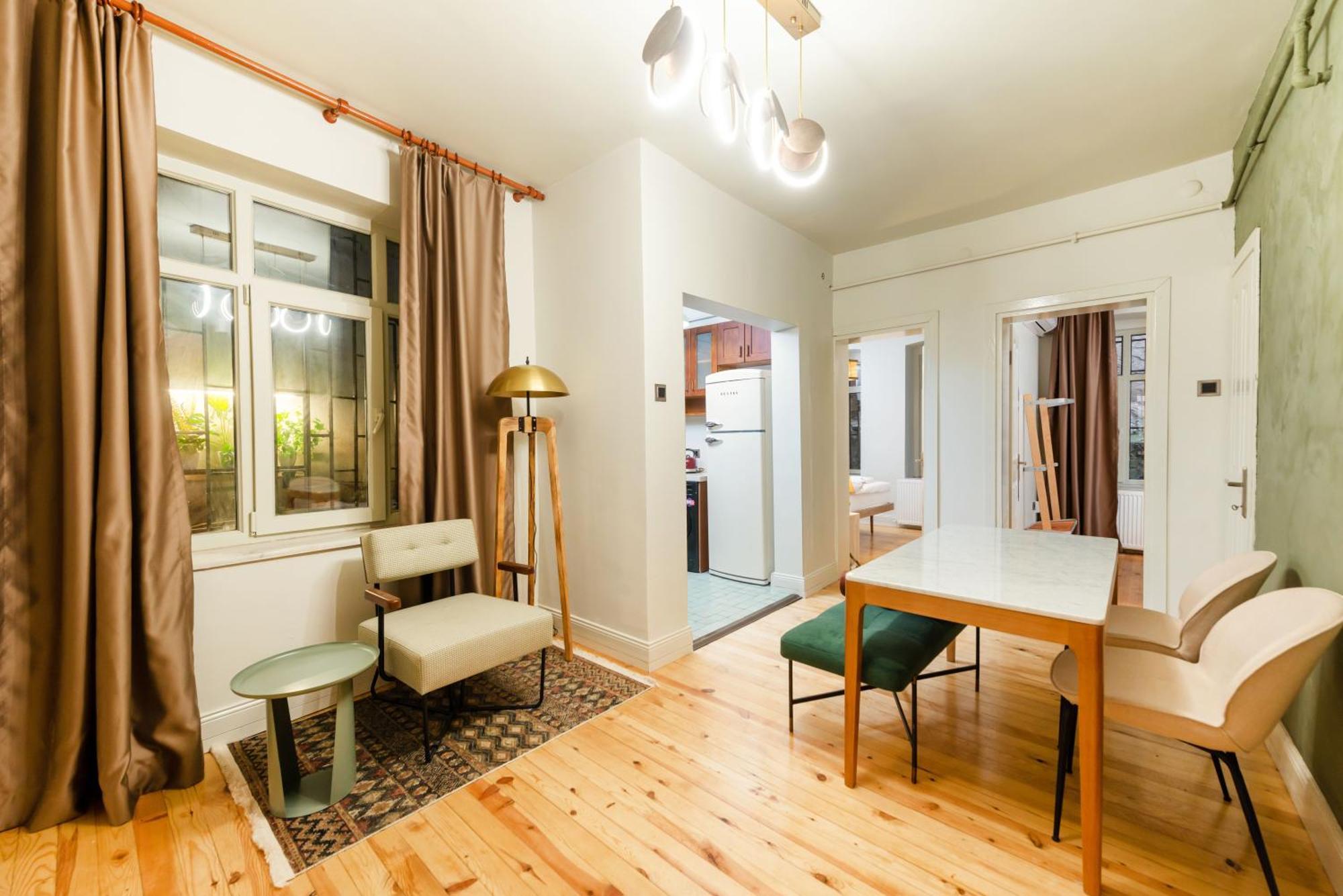 Maison Chic : Newly Renovated 3br In Center Daire İstanbul
