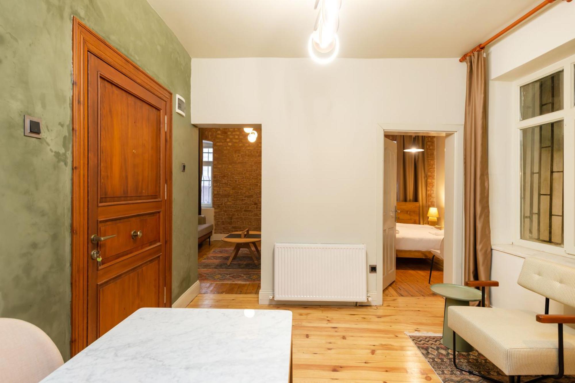 Maison Chic : Newly Renovated 3br In Center