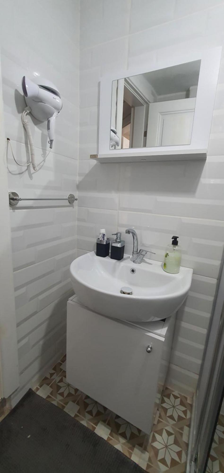 Apartment Modern - Affordable - Spacious At Center *