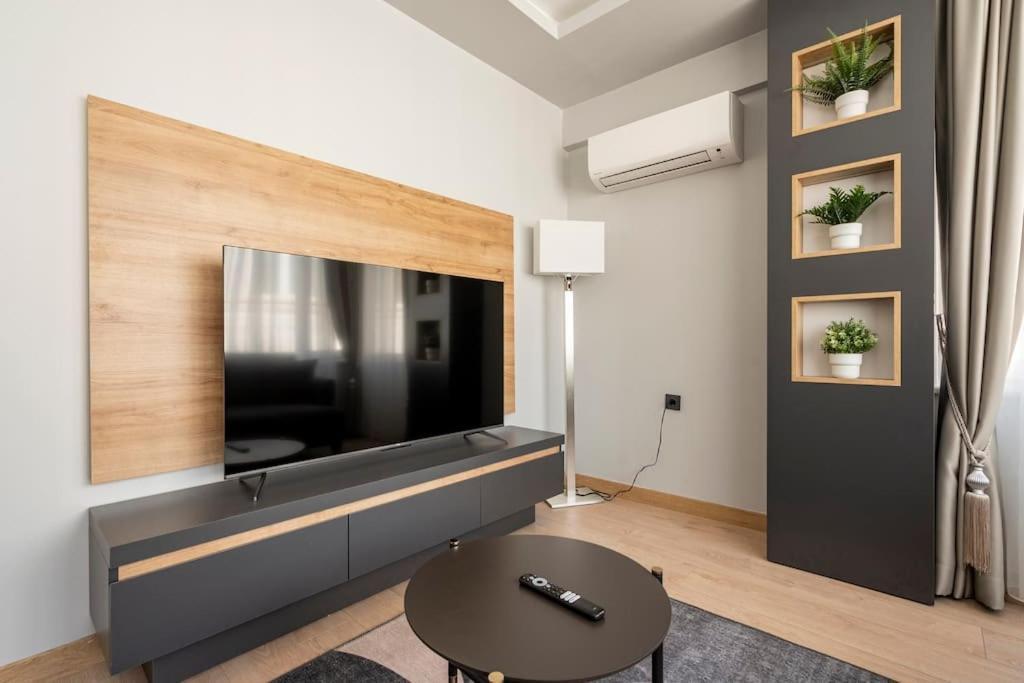 Tomtom House Centre Location * Istanbul