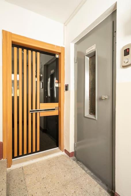 Tomtom House Centre Location Apartment *