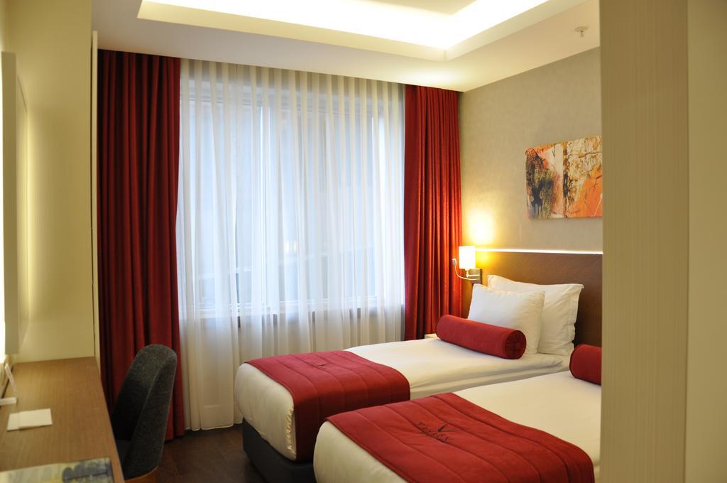 Veyron & Hotel 4*