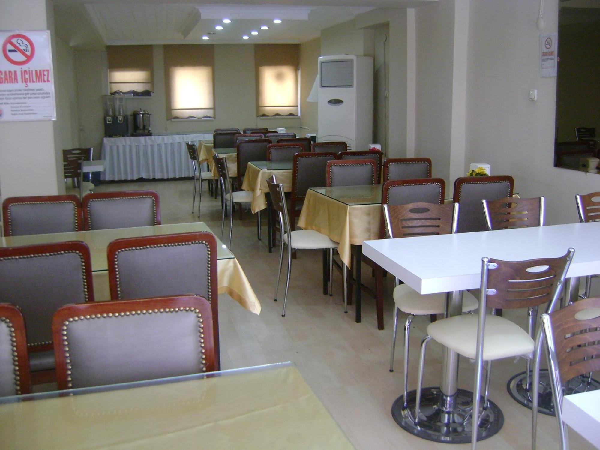 Hotel Ay